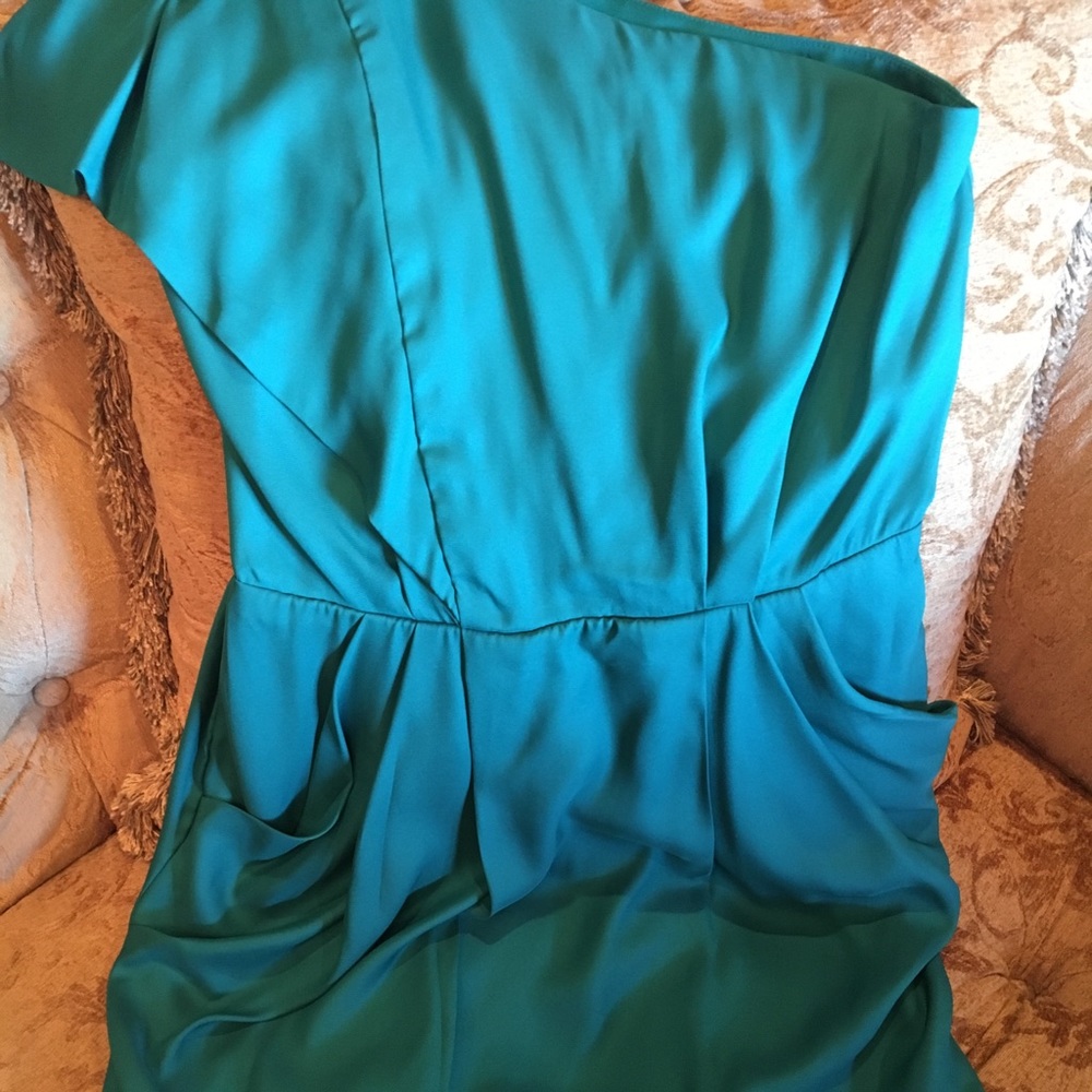 Beautiful Turquoise Green One Shoulder BCBG Dress!